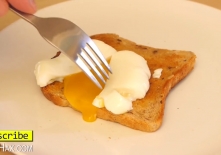 How to Make Perfect Poached Eggs.00_01_10_03.Still016
