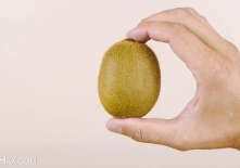 How to Peel a Kiwi or Mango.00_00_01_20.Still001