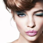girl_face_grimace_make-up_style_69427_800x600